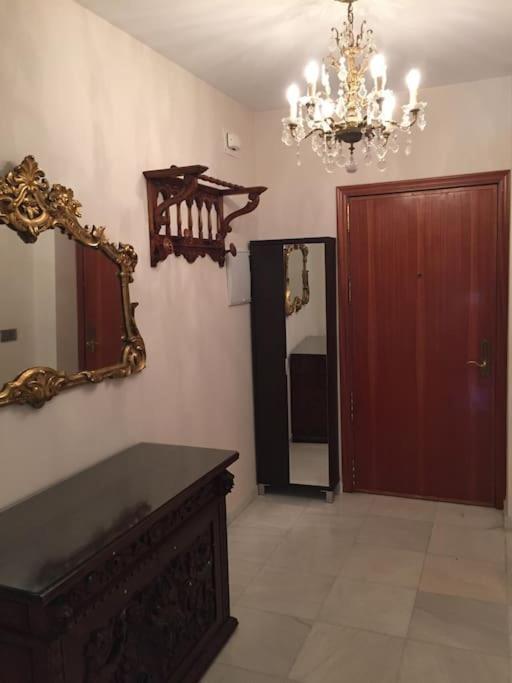 Apartament Amplio Piso En Nervion, Excelente Zona De La Ciudad.