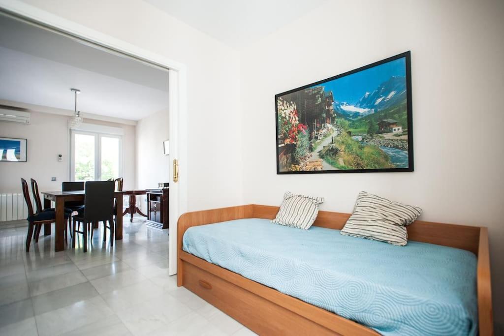 Apartament Amplio Piso En Nervion, Excelente Zona De La Ciudad. *
